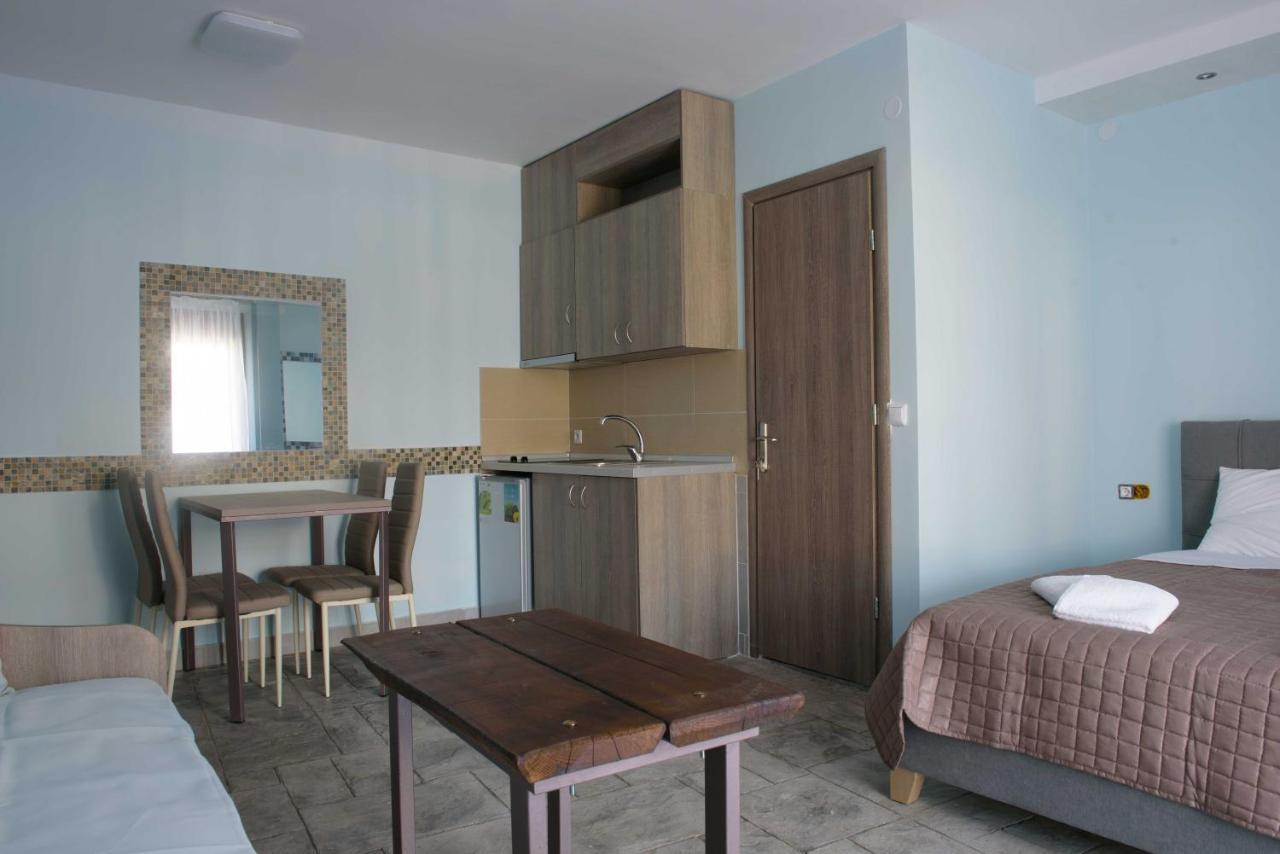3D Iliadis Suites Иериссос Экстерьер фото